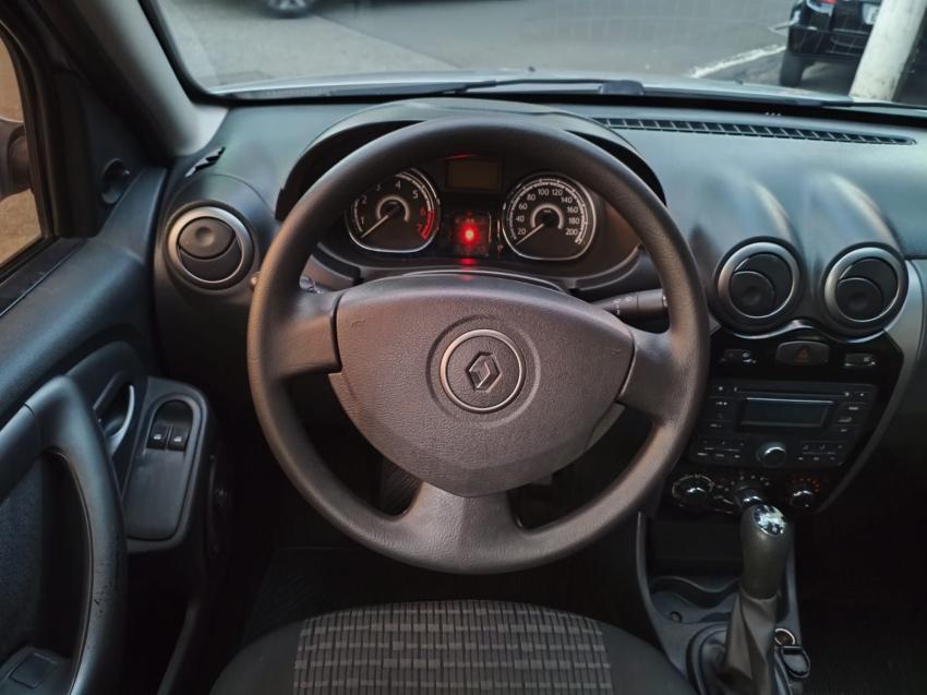 RENAULT Sandero - Foto