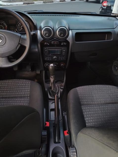 RENAULT Sandero - Foto
