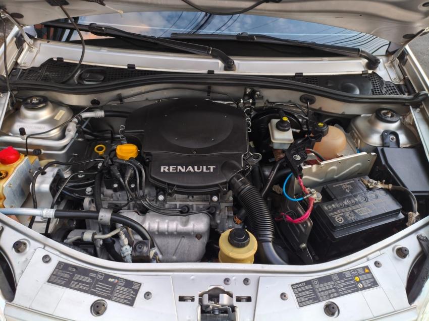 RENAULT Sandero - Foto