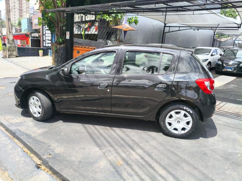 RENAULT Sandero - Foto