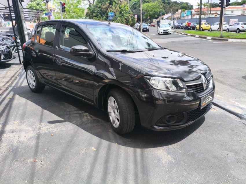 RENAULT Sandero - Foto