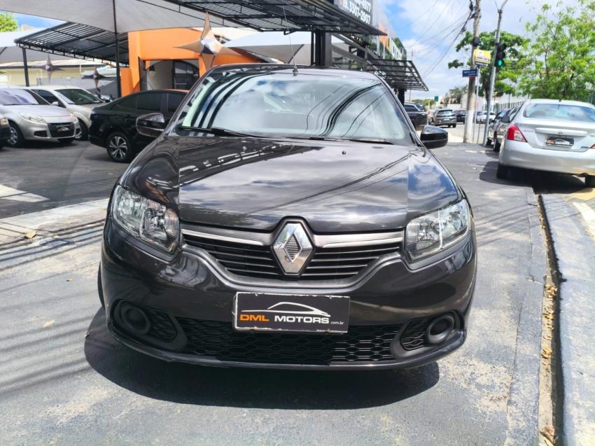 RENAULT Sandero - Foto