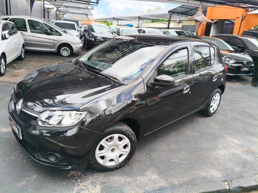 RENAULT Sandero - Foto