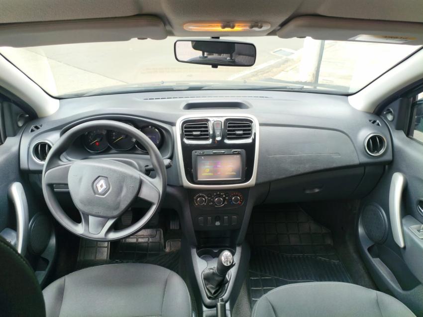 RENAULT Sandero - Foto