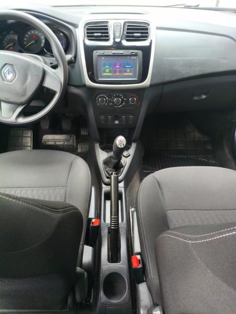 RENAULT Sandero - Foto