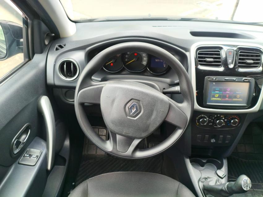 RENAULT Sandero - Foto