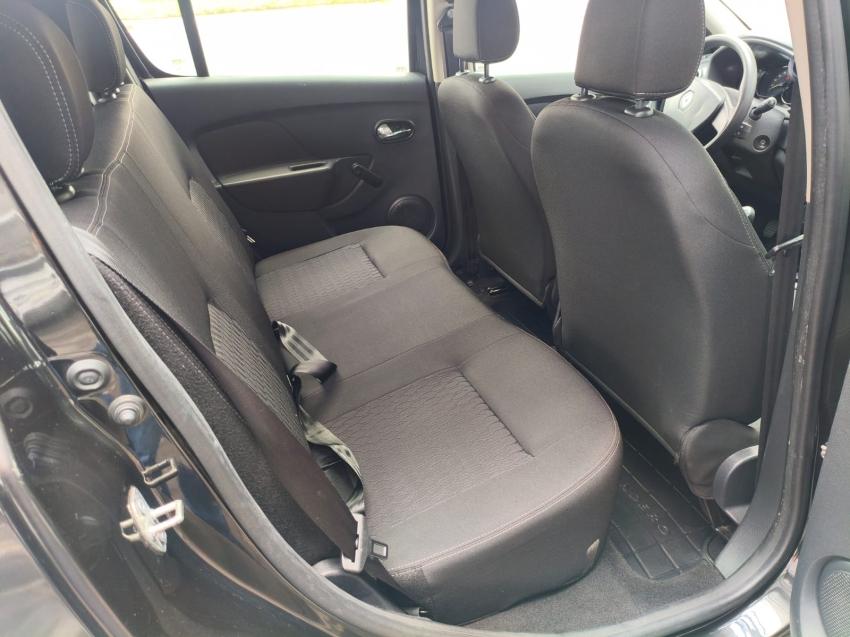 RENAULT Sandero - Foto