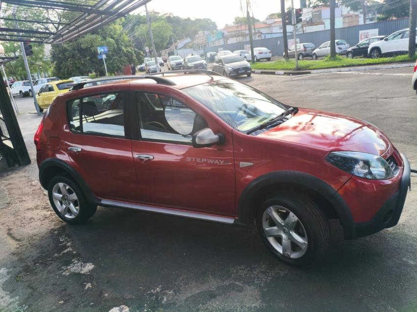 RENAULT Sandero - Foto