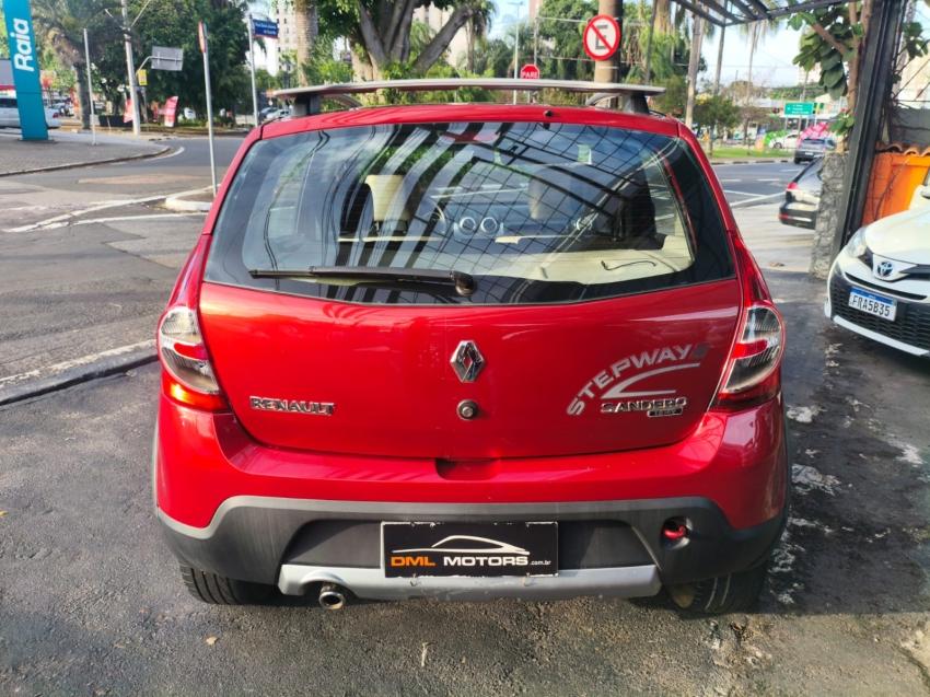 RENAULT Sandero - Foto