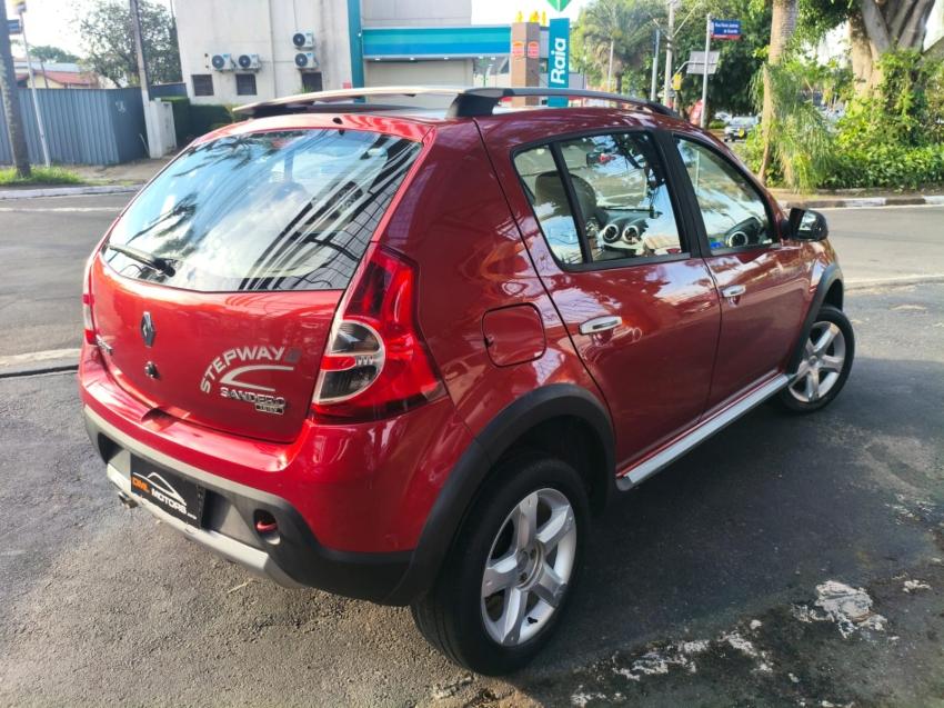 RENAULT Sandero - Foto