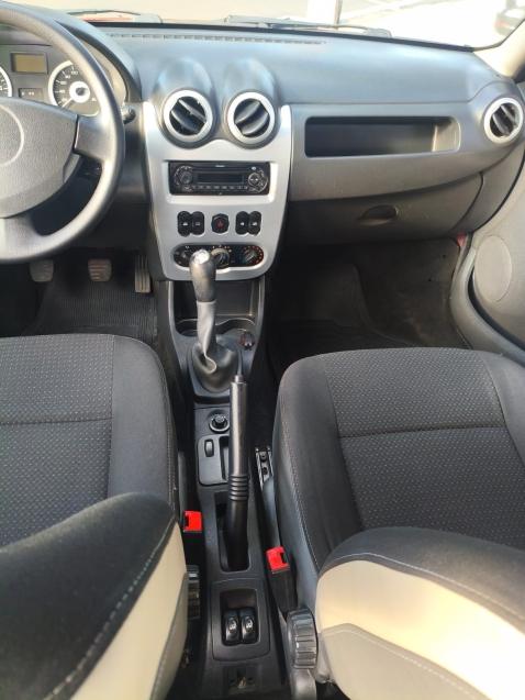 RENAULT Sandero - Foto