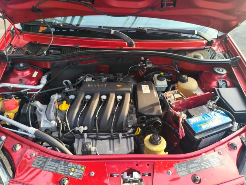 RENAULT Sandero - Foto