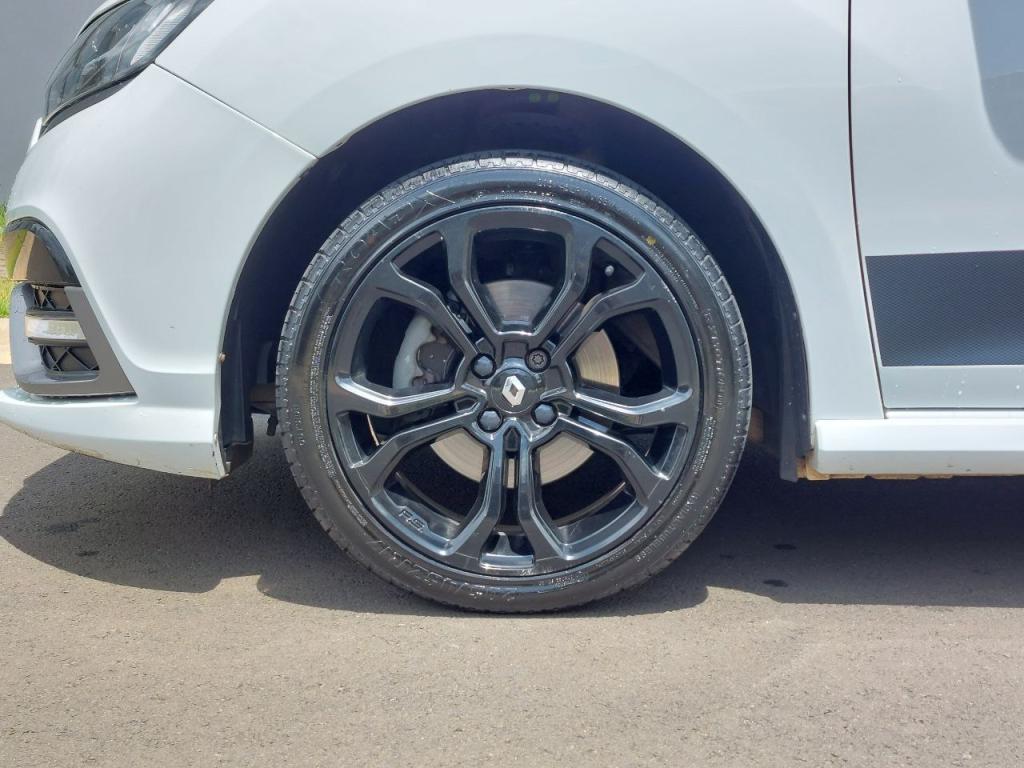 RENAULT Sandero - Foto