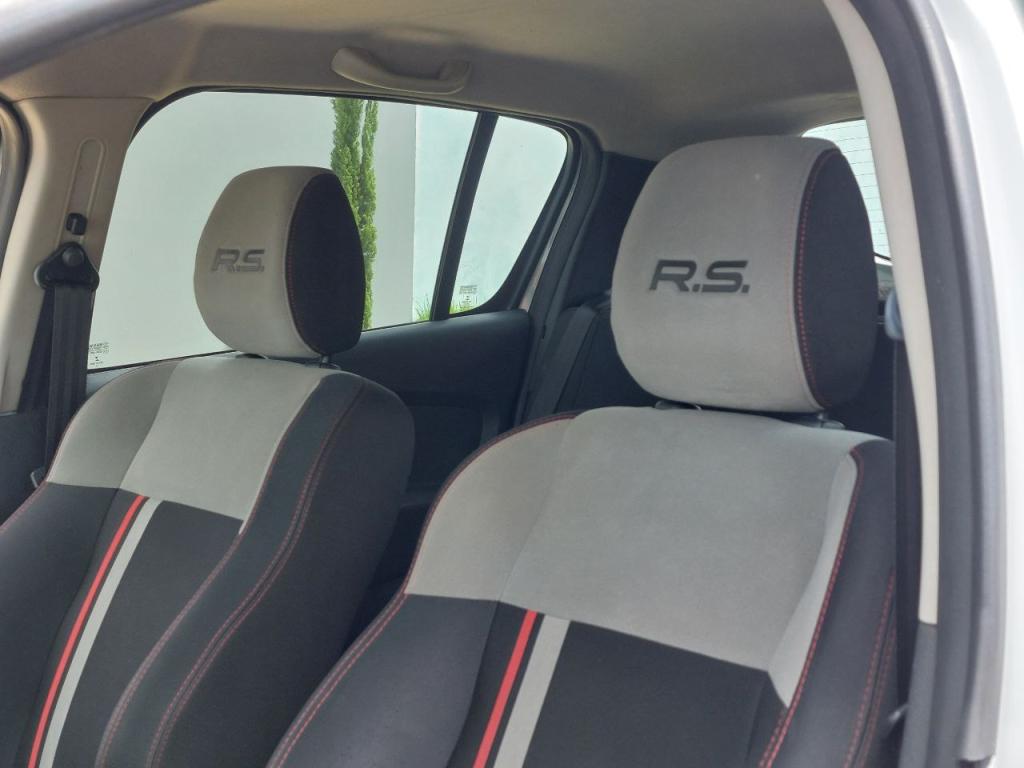 RENAULT Sandero - Foto