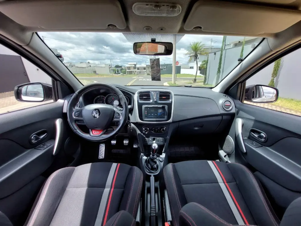 RENAULT Sandero - Foto