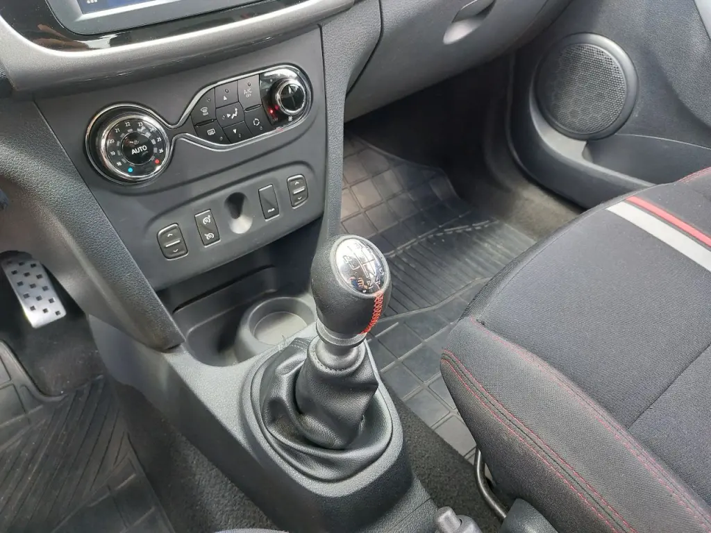 RENAULT Sandero - Foto