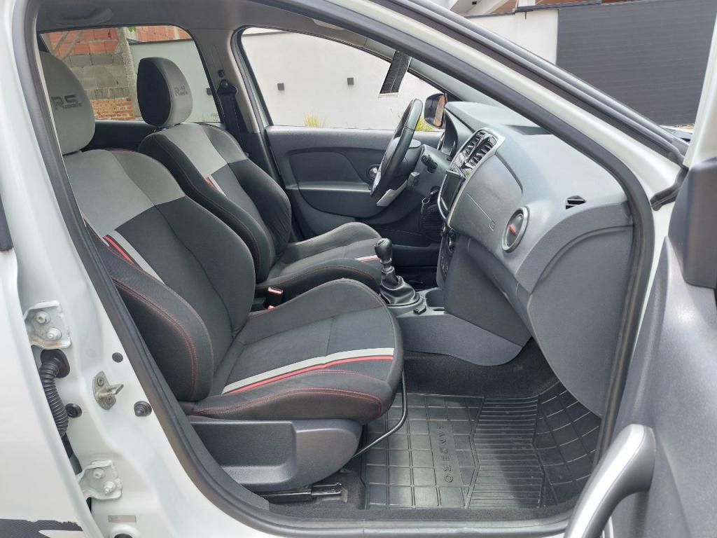 RENAULT Sandero - Foto