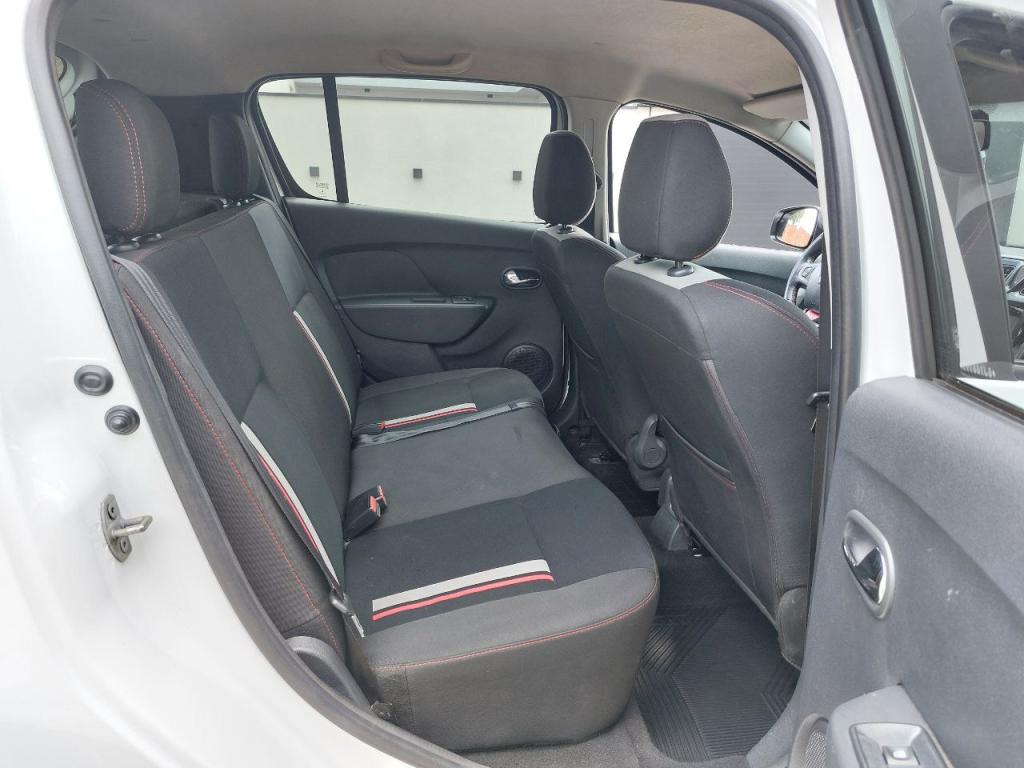 RENAULT Sandero - Foto