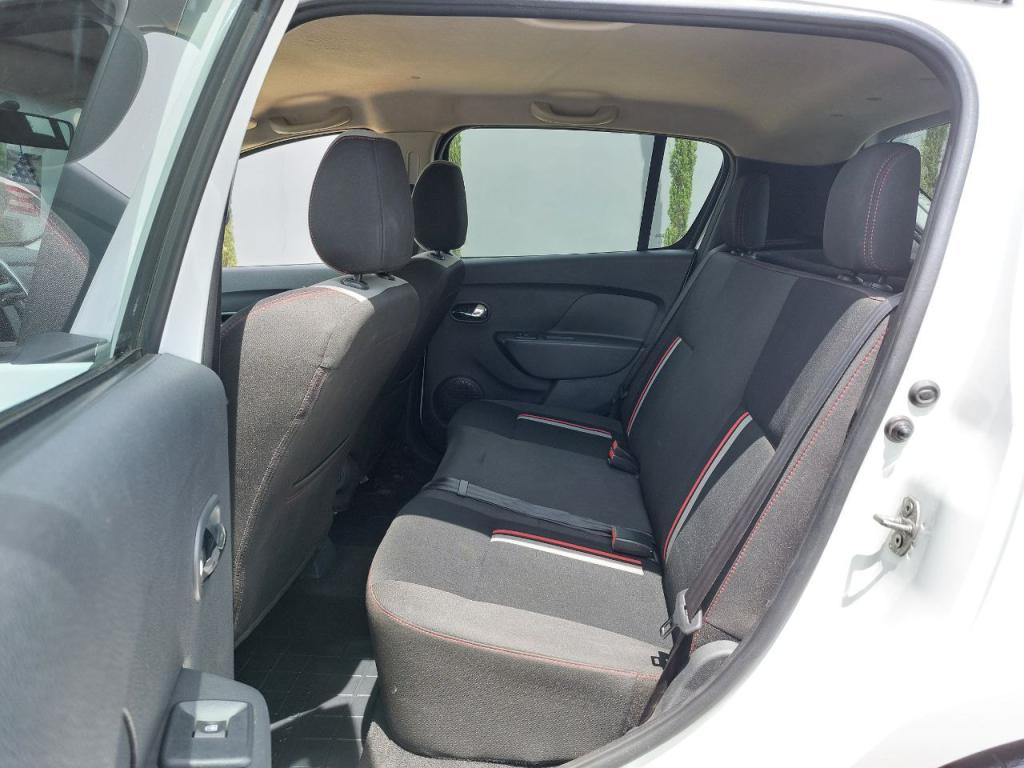 RENAULT Sandero - Foto