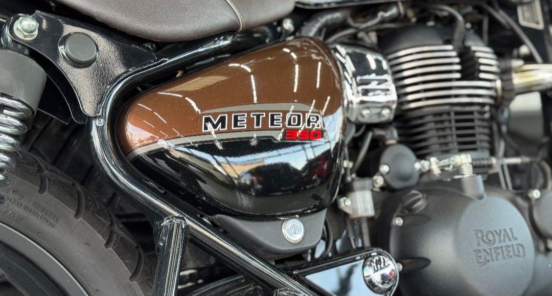 ROYAL ENFIELD Meteor 350 - Foto