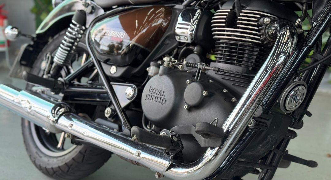 ROYAL ENFIELD Meteor 350 - Foto