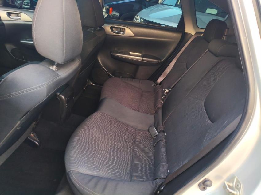 SUBARU Impreza Hatch - Foto