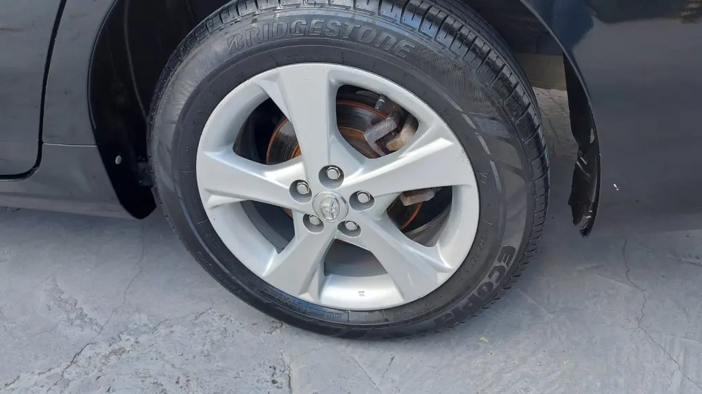 TOYOTA Corolla - Foto