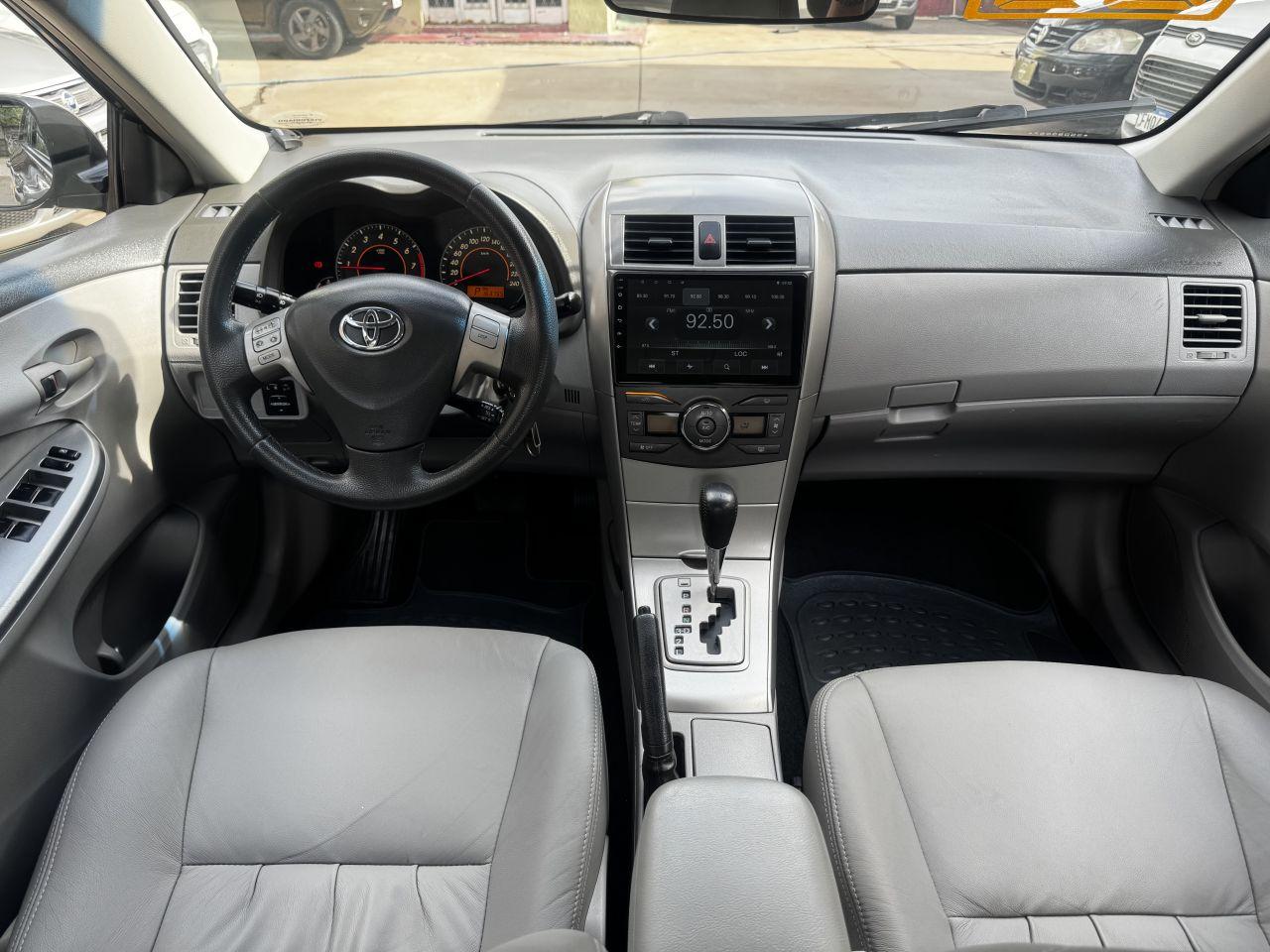 TOYOTA Corolla - Foto