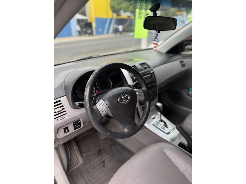 TOYOTA Corolla - Foto