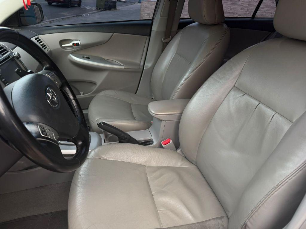 TOYOTA Corolla - Foto