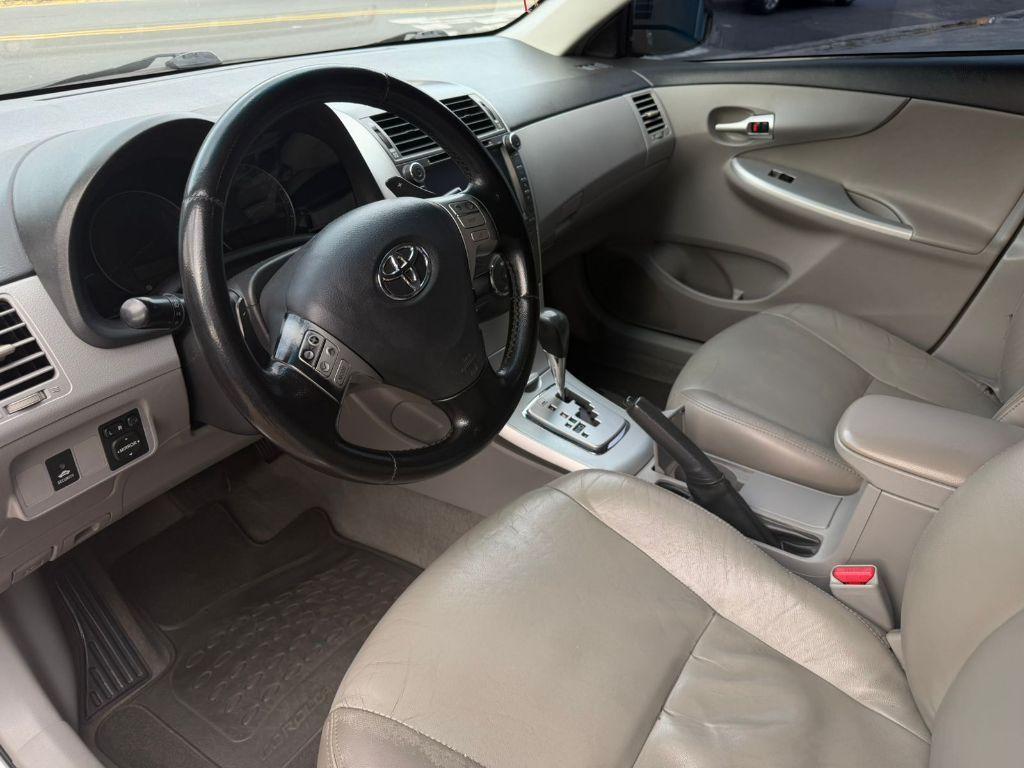 TOYOTA Corolla - Foto