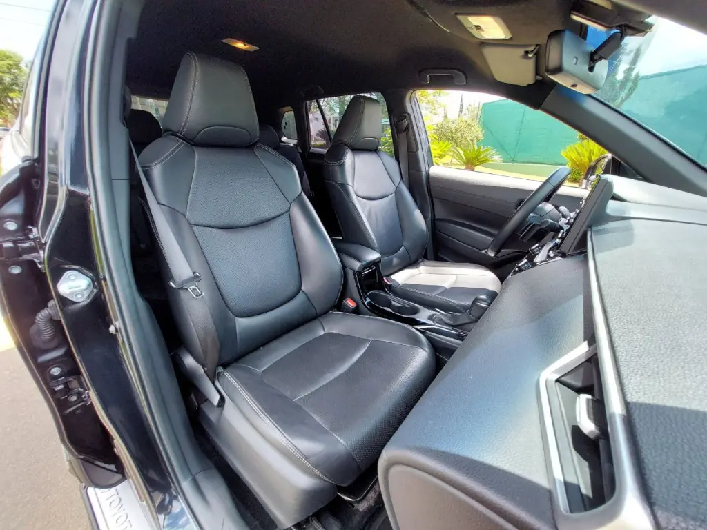 TOYOTA Corolla Cross - Foto