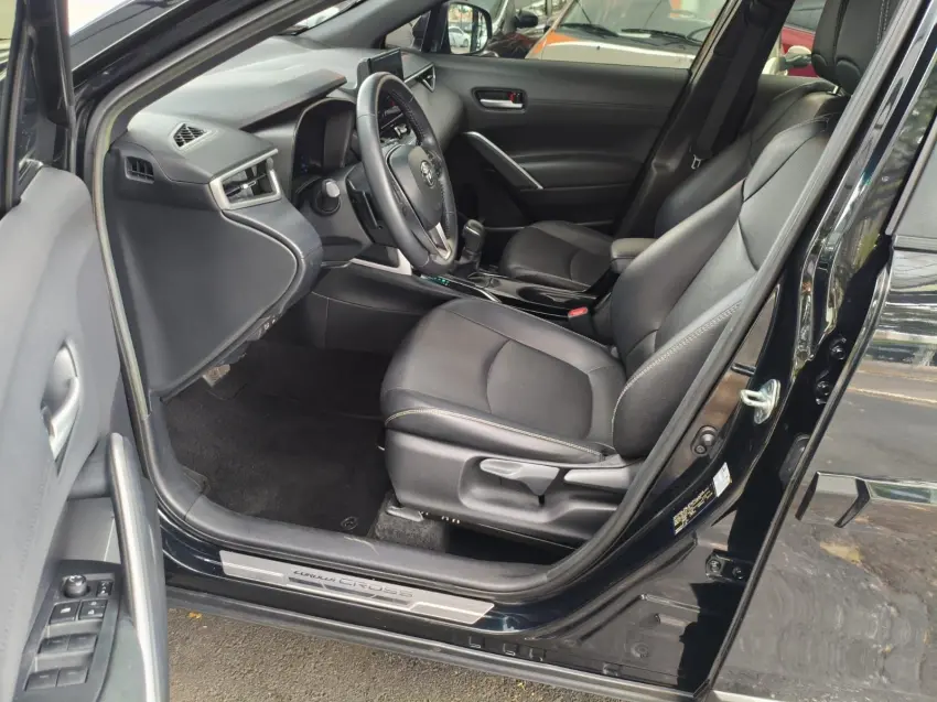 TOYOTA Corolla Cross - Foto