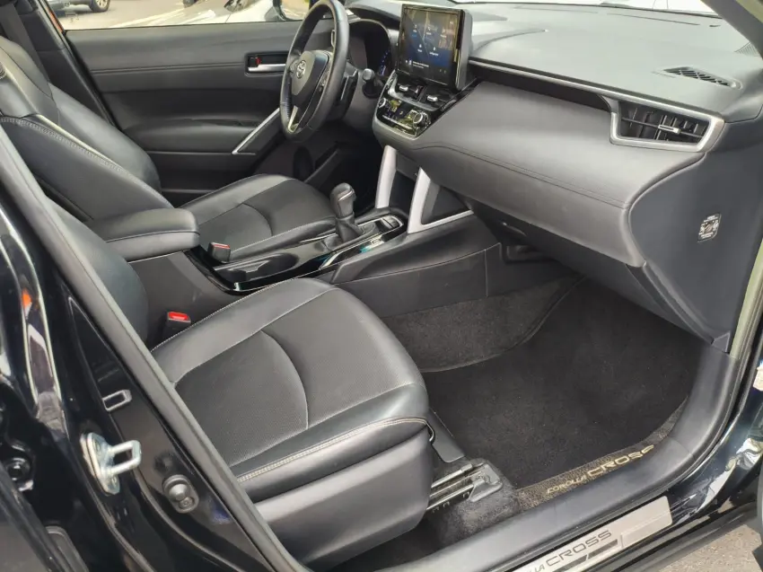 TOYOTA Corolla Cross - Foto