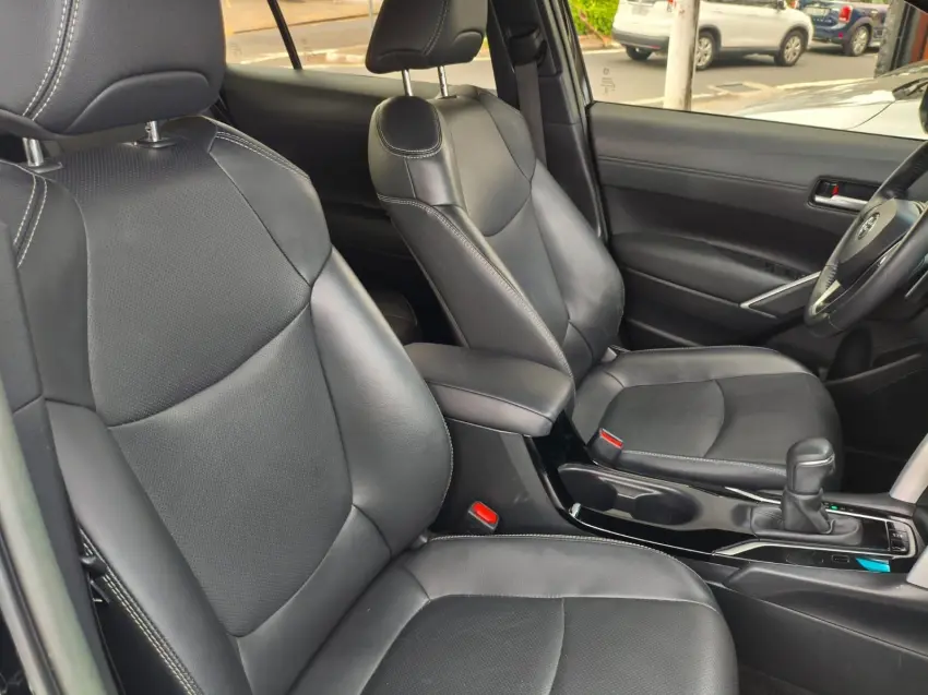 TOYOTA Corolla Cross - Foto