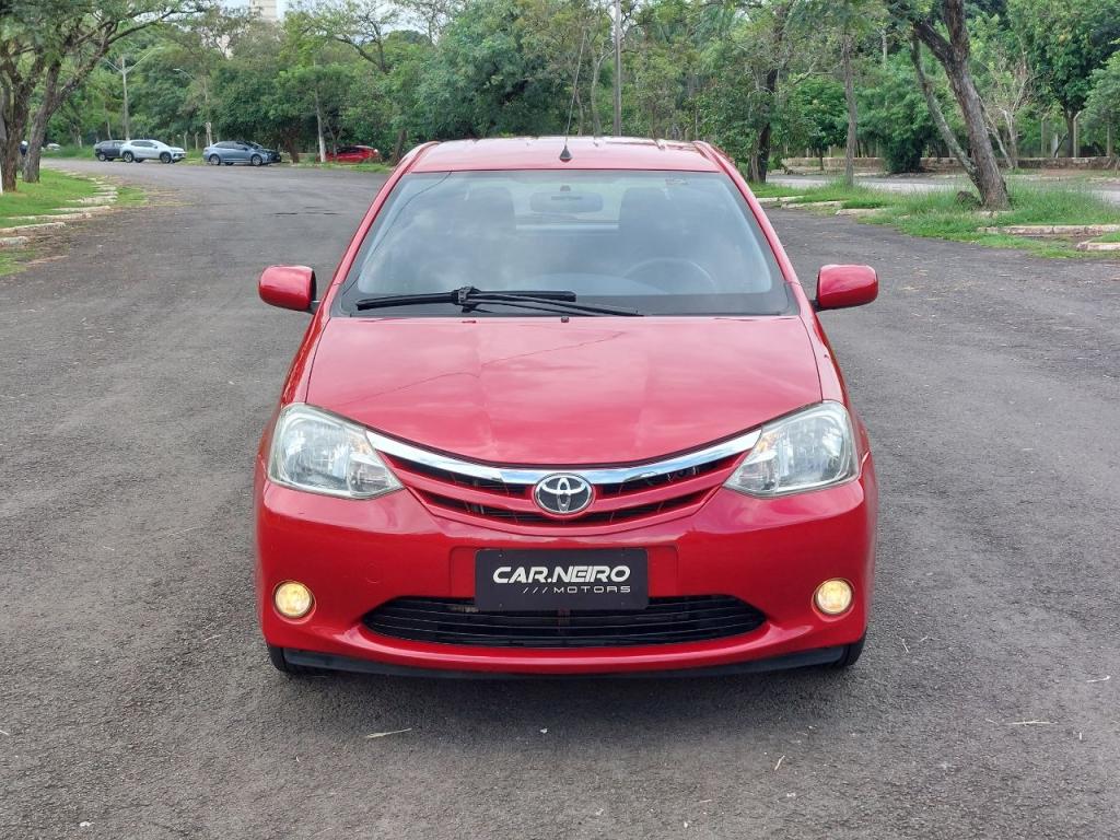 TOYOTA Etios Hatch - Foto