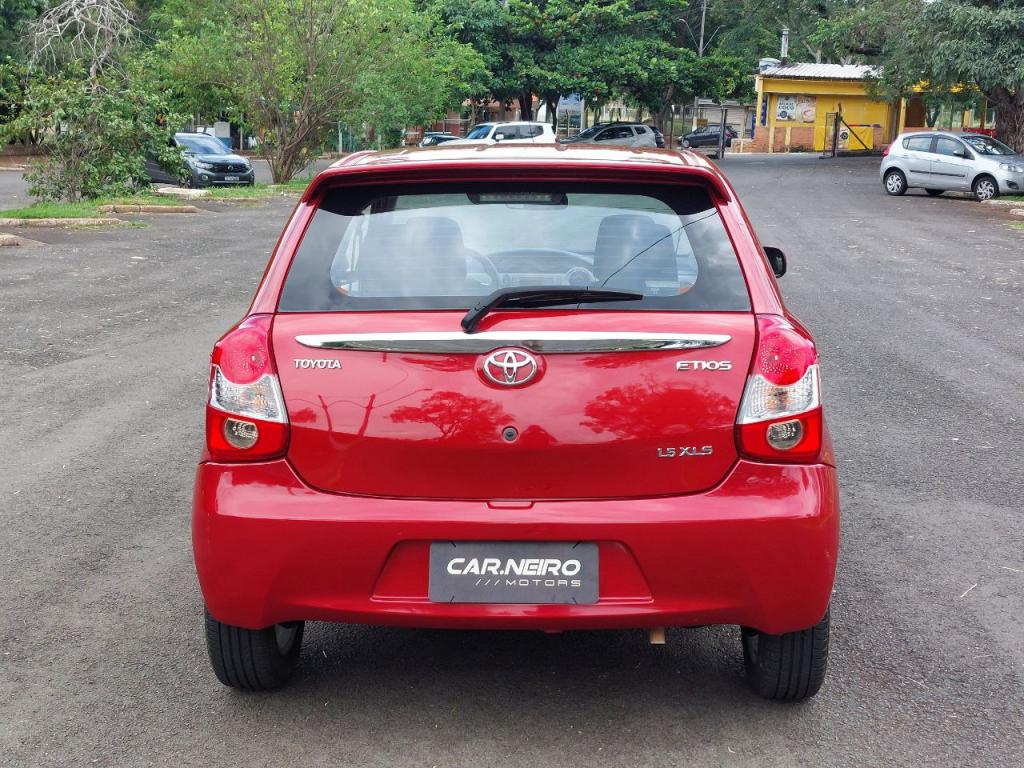 TOYOTA Etios Hatch - Foto