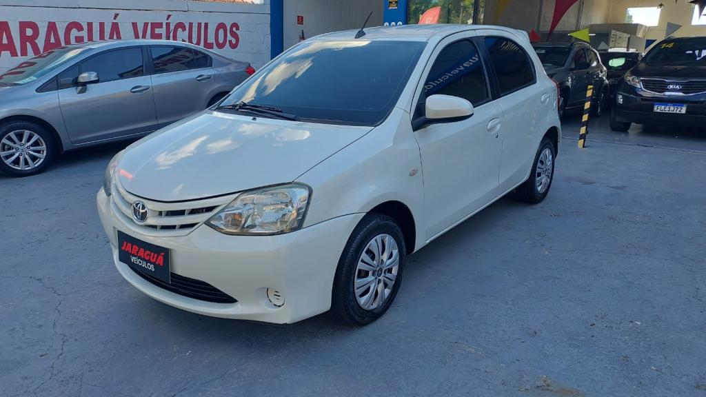 TOYOTA Etios Hatch