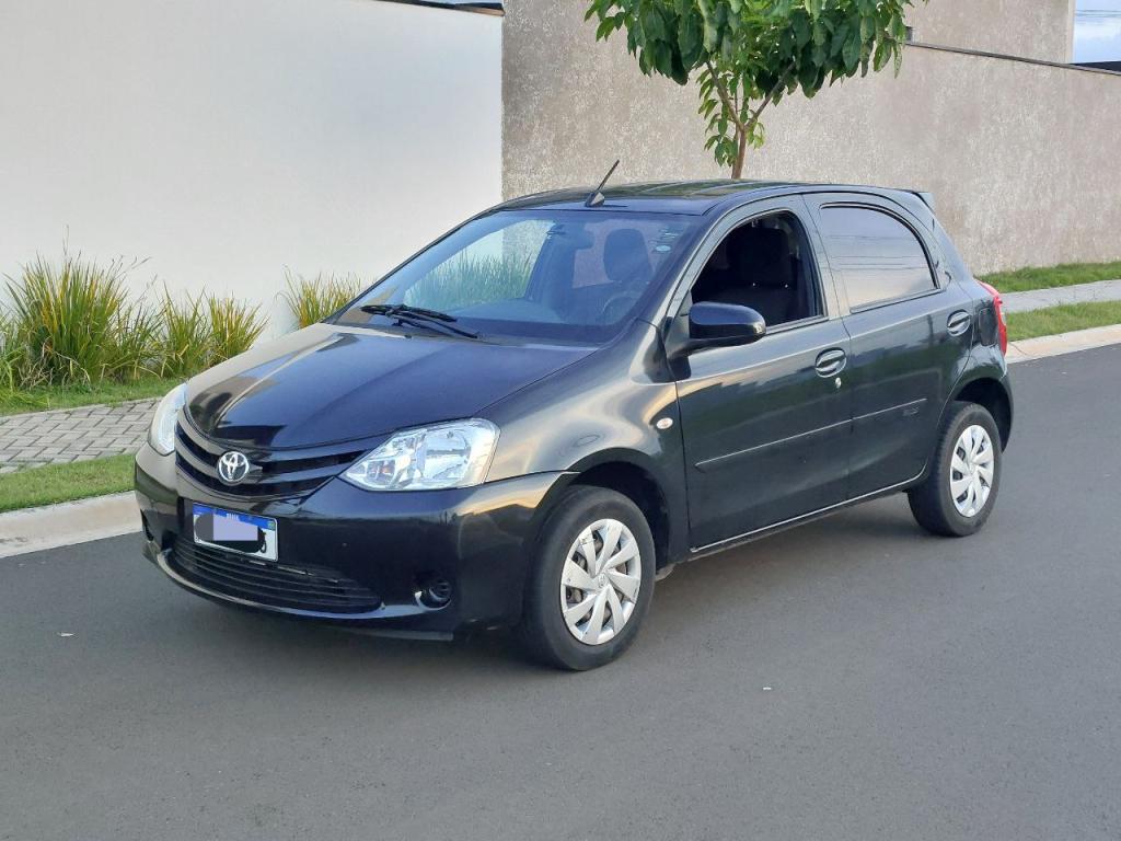 TOYOTA Etios Hatch