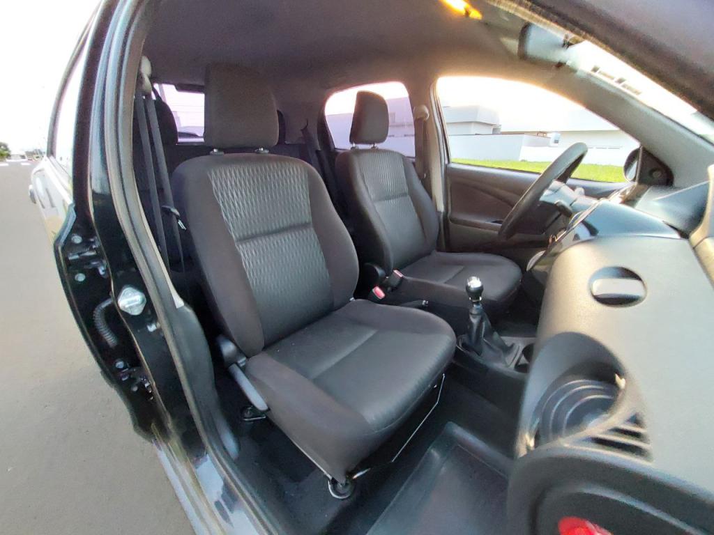 TOYOTA Etios Hatch - Foto