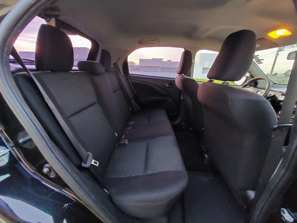 TOYOTA Etios Hatch - Foto