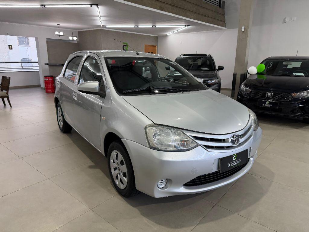 TOYOTA Etios Hatch