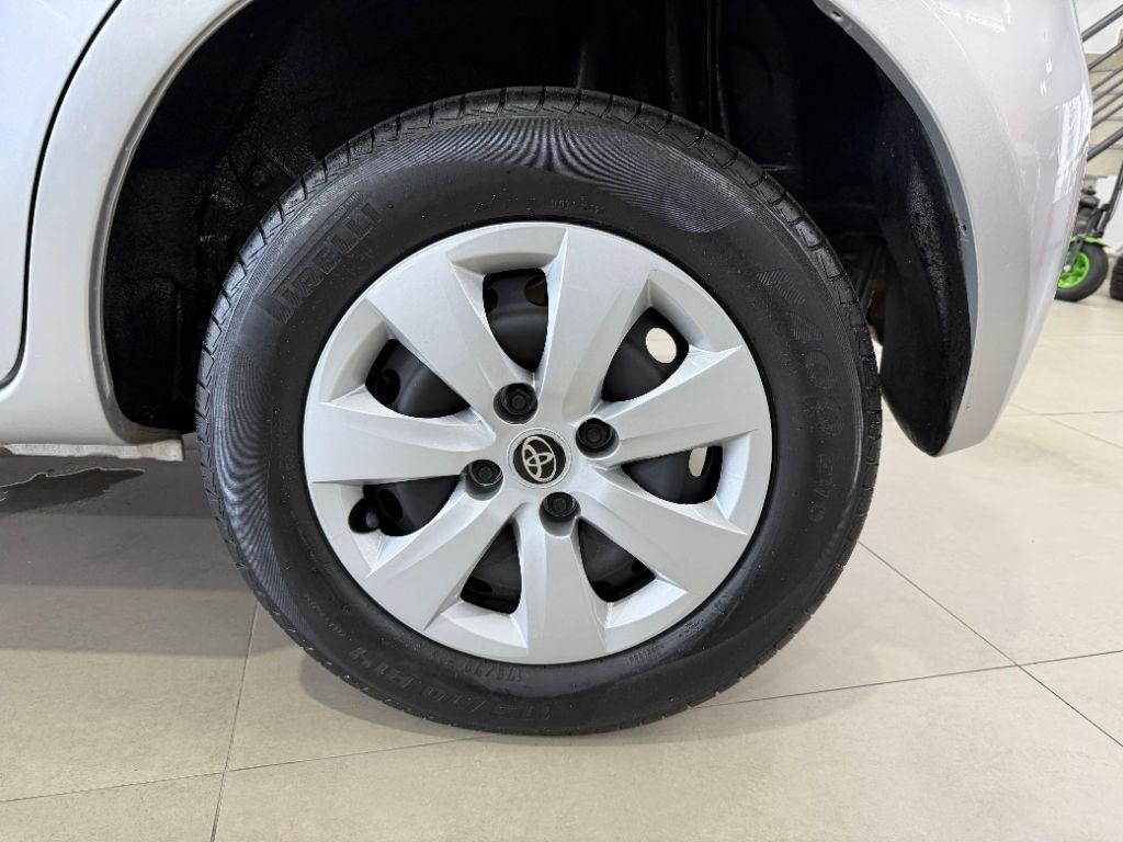 TOYOTA Etios Hatch - Foto