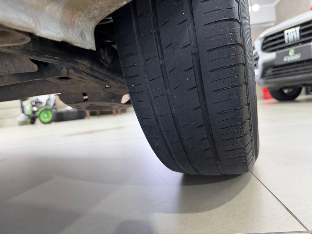 TOYOTA Etios Hatch - Foto