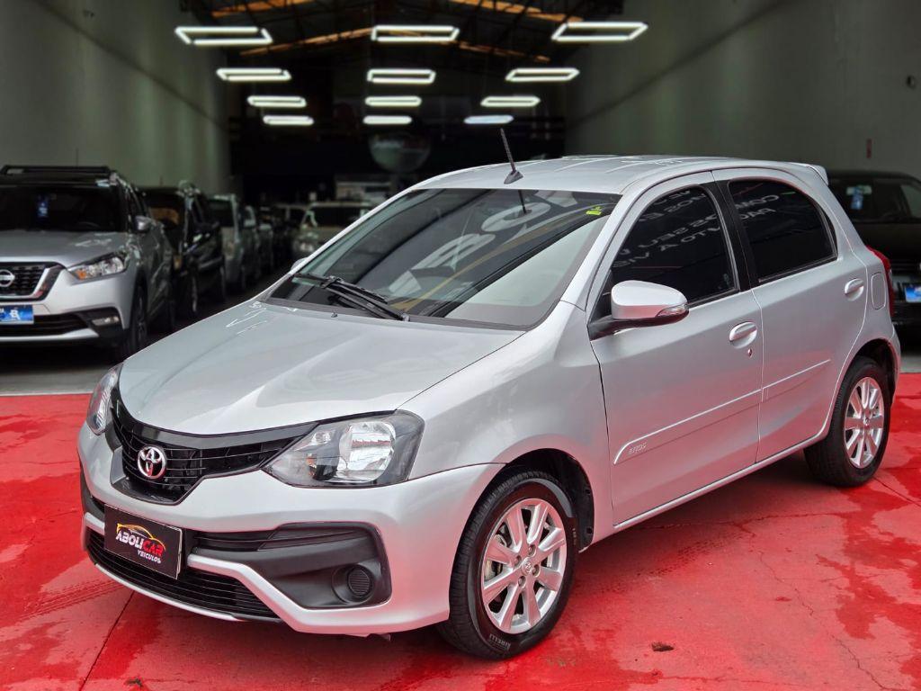 TOYOTA Etios Hatch - Foto