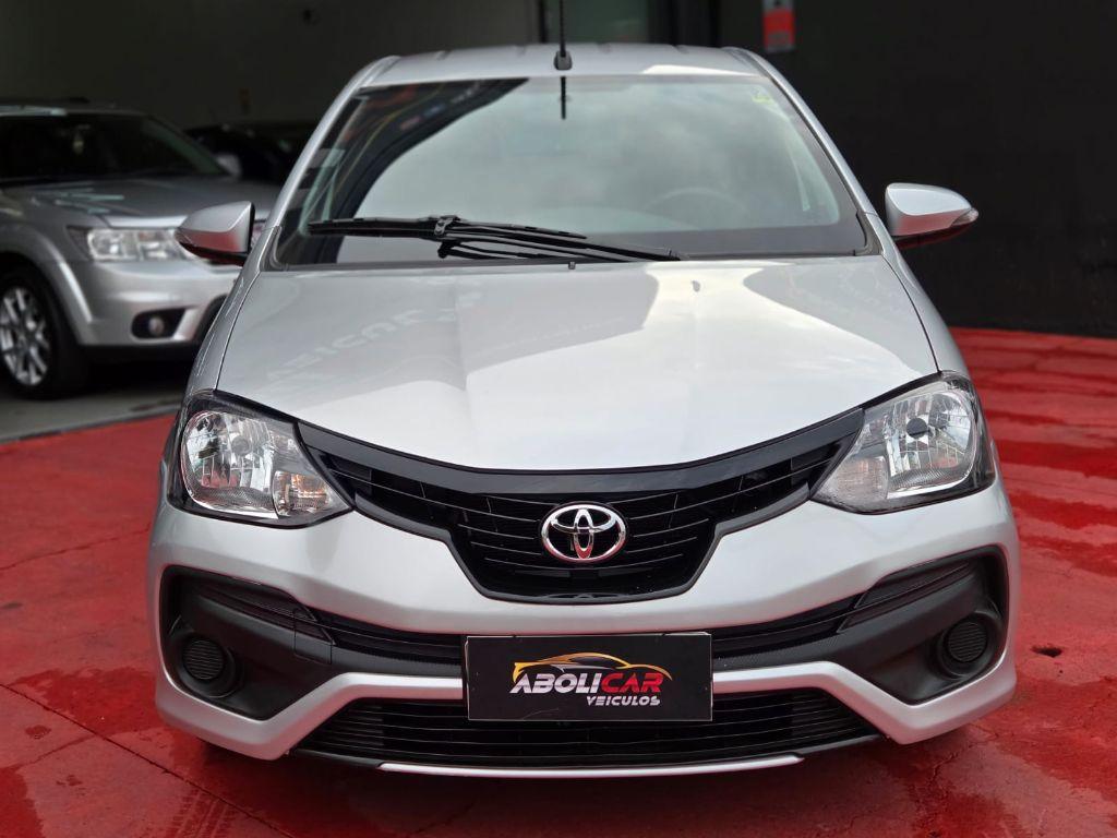 TOYOTA Etios Hatch - Foto
