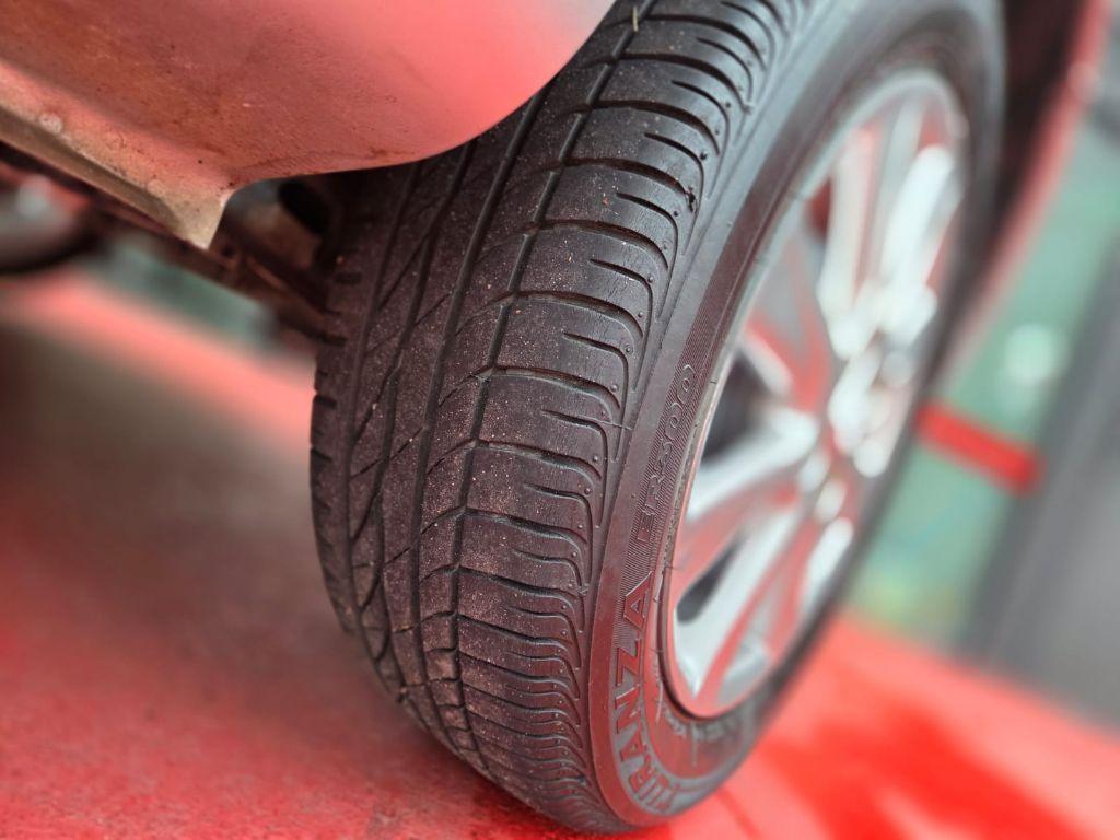 TOYOTA Etios Hatch - Foto