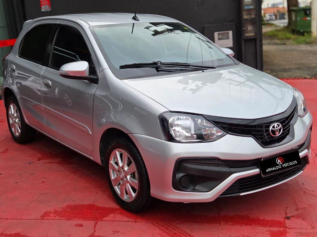 TOYOTA Etios Hatch - Foto