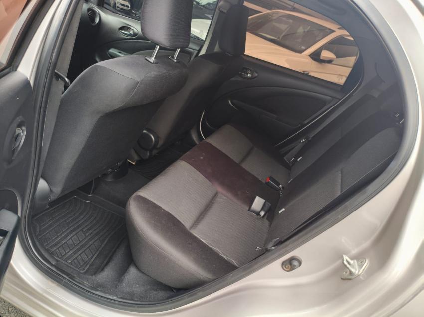 TOYOTA Etios Hatch - Foto