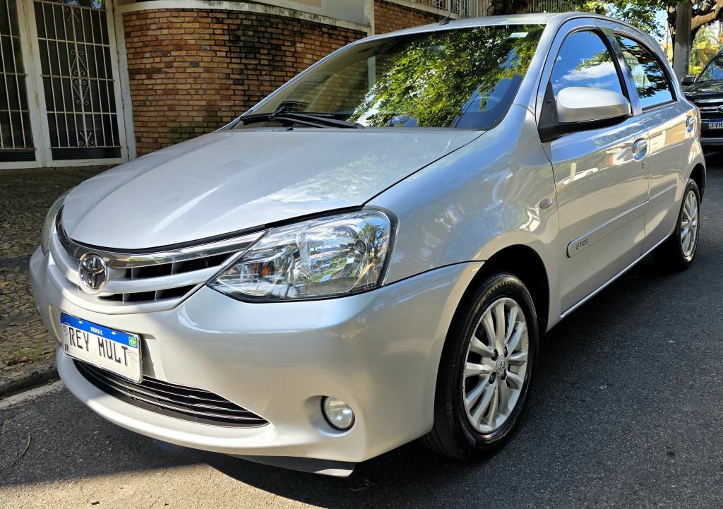 TOYOTA Etios Hatch